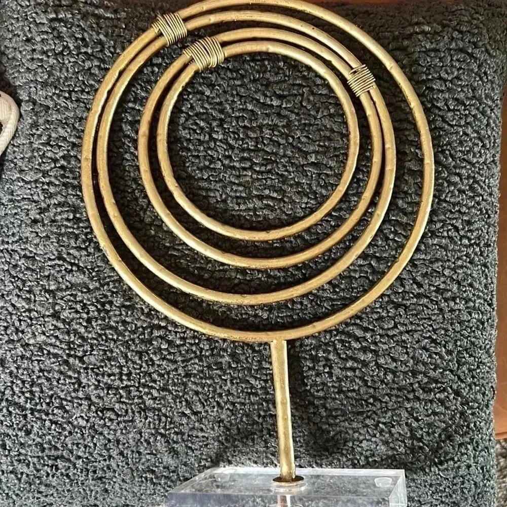 DECORATIVE ABSTRACT METAL ROSE GOLD SPEAR‎ SCULPTURE